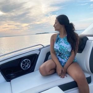 Meet your Posher, Tania